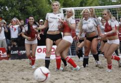 GIRLS.....WITH BALLS: CURRENT, MAY, 2014 gallery 56/150 Image 11